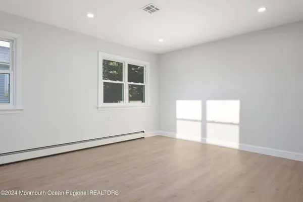 19 Vera Cruz Court, Toms River, NJ 08757