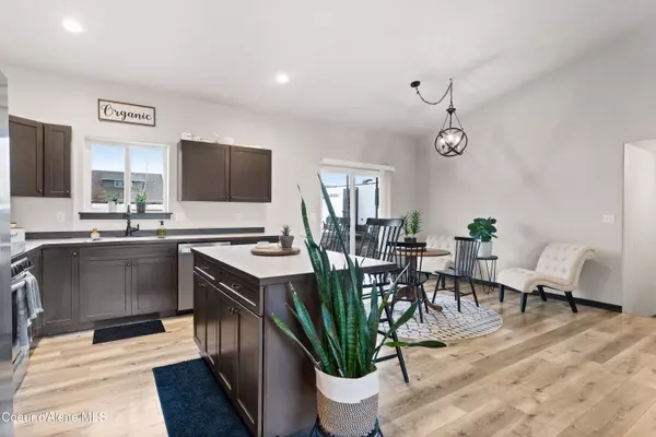 8902 N Mountainshire Rd, Post Falls, ID 83854