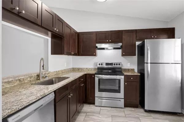 9942 BURL WAY, Orlando, FL 32817