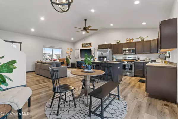 8902 N Mountainshire Rd, Post Falls, ID 83854