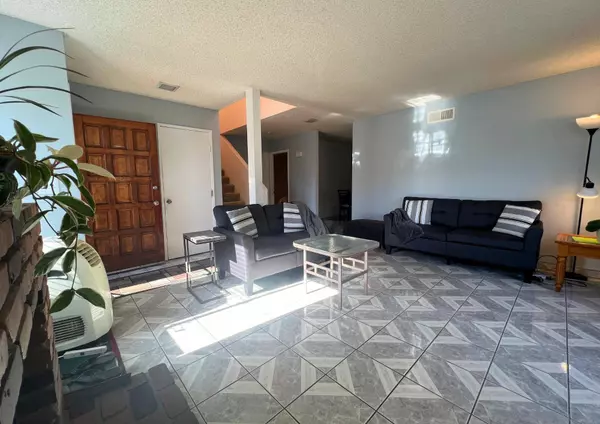 8516 Lake Bluffs Cir, Spring Valley, CA 91977