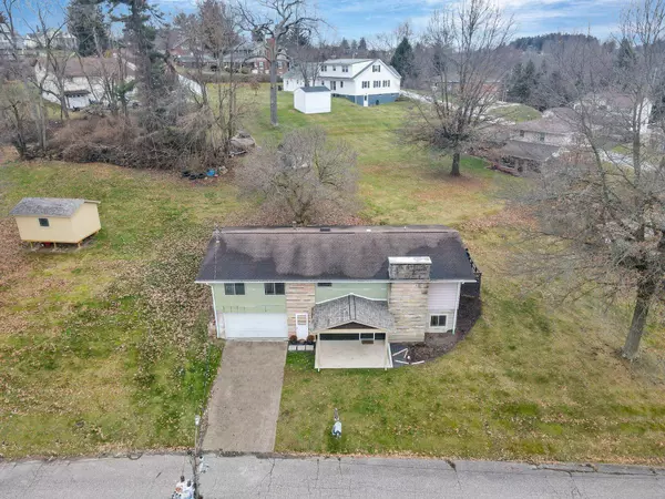 123 Franklin Street, St. Clairsville, OH 43950