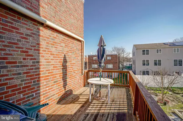 2875 WALNUT HILL ST, Philadelphia, PA 19152