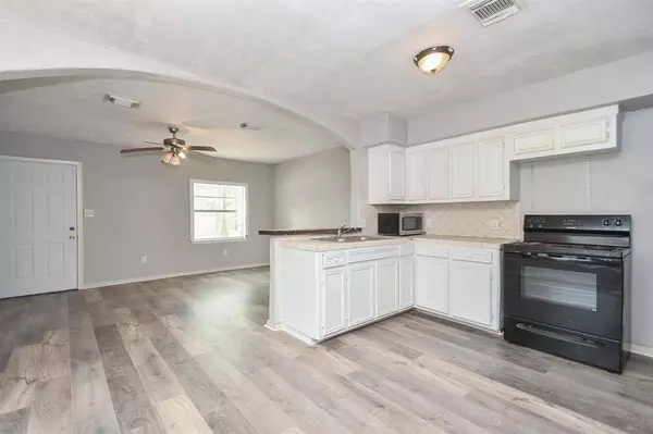 304 Elm AVE, Crosby, TX 77532