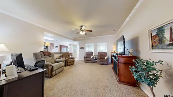 421 W Cumberland Rd 1102, Tyler, TX 75703