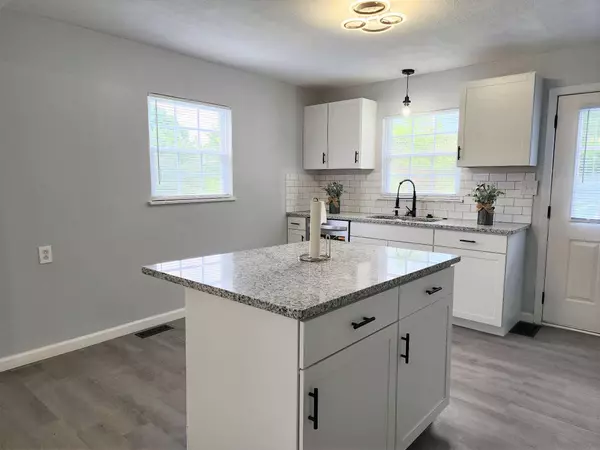 3618 Academy Rd, Portland, TN 37148