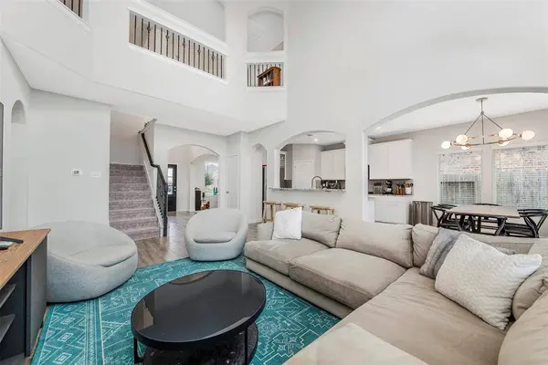 298 Kendall Crest DR, Alvin, TX 77511