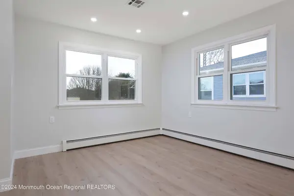 19 Vera Cruz Court, Toms River, NJ 08757