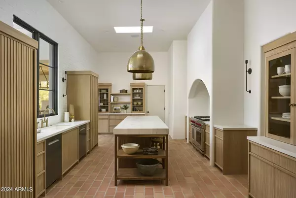 6240 E BAR Z Lane, Paradise Valley, AZ 85253