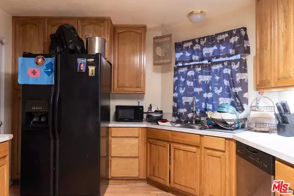 13879 Trinidad Dr, Victorville, CA 92395