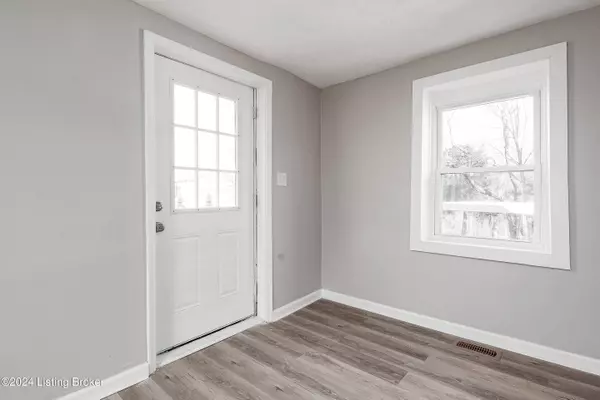 4040 Payne Koehler Rd, New Albany, IN 47150