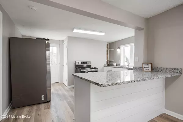 4040 Payne Koehler Rd, New Albany, IN 47150