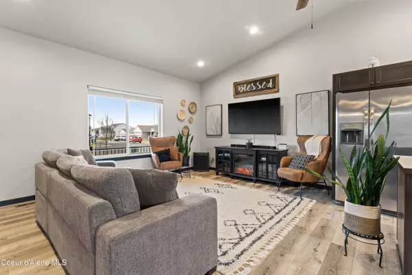 8902 N Mountainshire Rd, Post Falls, ID 83854