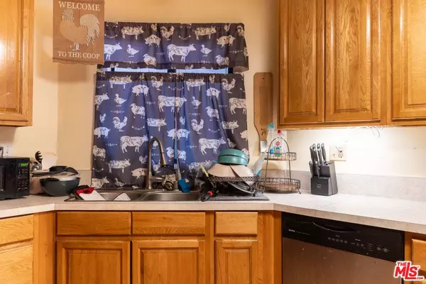 13879 Trinidad Dr, Victorville, CA 92395