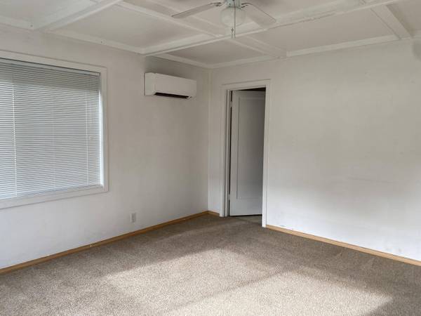 1121 Reddy Ave, Medford, OR 97504