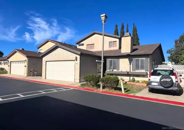 8516 Lake Bluffs Cir, Spring Valley, CA 91977