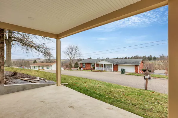 123 Franklin Street, St. Clairsville, OH 43950