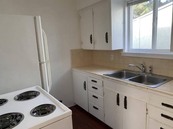 1121 Reddy Ave, Medford, OR 97504