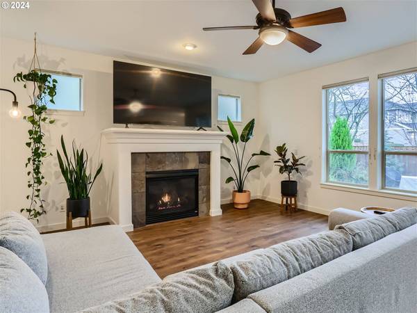 177 NE IRONCREEK TER, Hillsboro, OR 97124