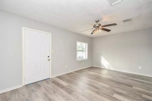 304 Elm AVE, Crosby, TX 77532