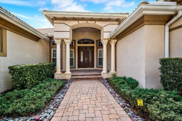 607 N MACEWEN DR, Osprey, FL 34229