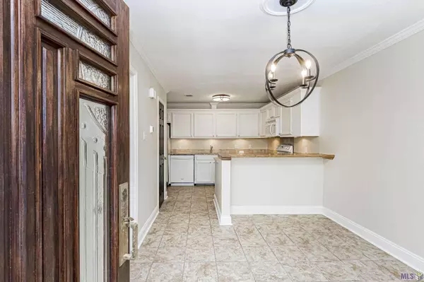 5226 SLEEPY HOLLOW DR, Baton Rouge, LA 70817