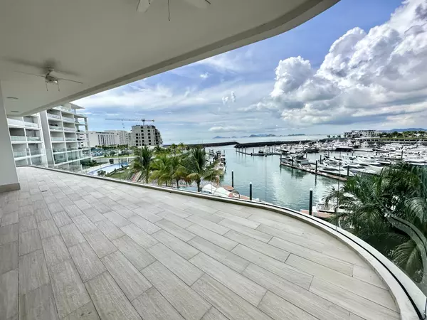 Apartment in Ocean Reef - Waterfront,