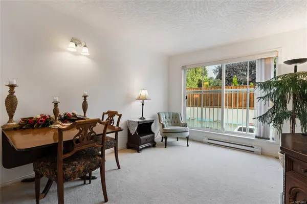 1070 Southgate St #210, Victoria, BC V8V 2Z2