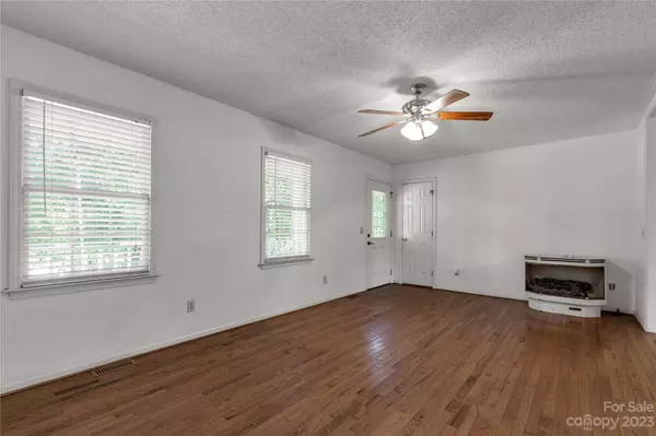 585 Starcliff CIR, Lancaster, SC 29720