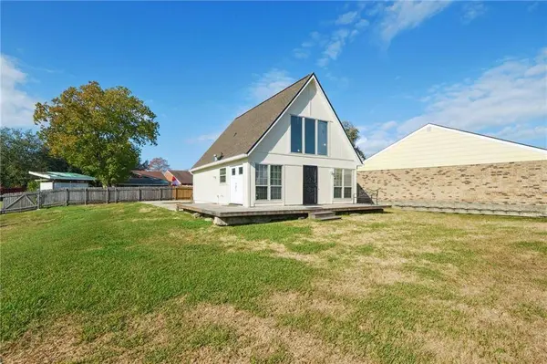 1 PETIT BAYOU LN, New Orleans, LA 70129