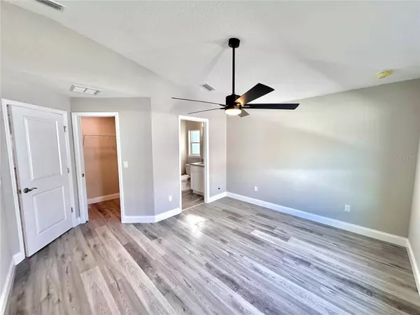 9 EMPIRE LN, Palm Coast, FL 32164