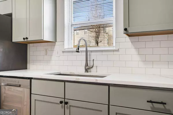 2011 Farm Hill CT, Stockbridge, GA 30281