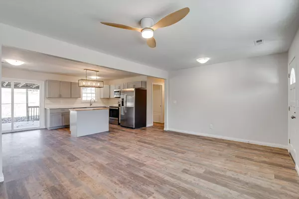 5585 Tallant Rd, Ooltewah, TN 37363