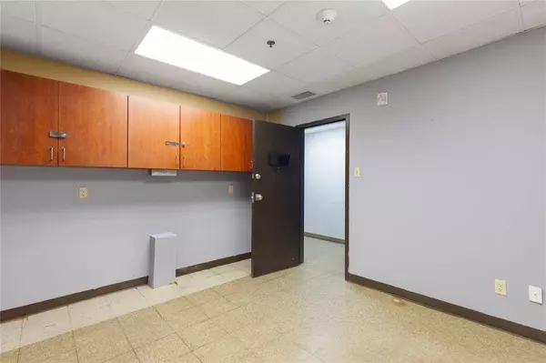 102 Memorial Drive, Denison, TX 75020