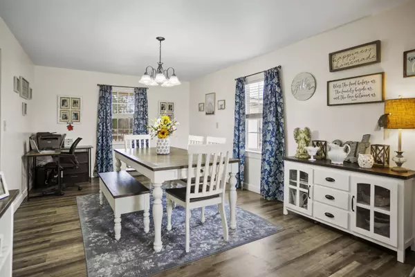 20107 NE Burns Avenue, Blountstown, FL 32424