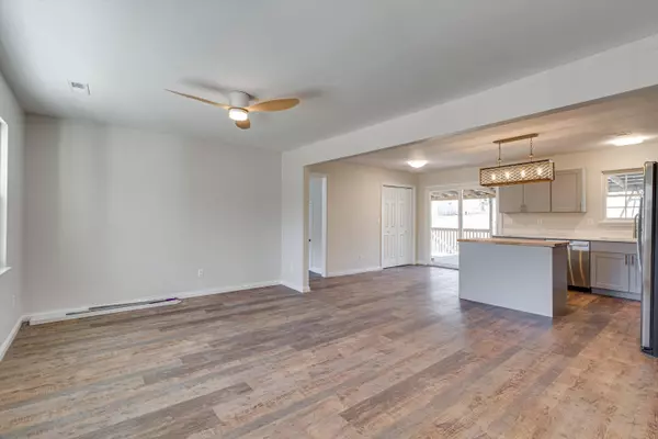 5585 Tallant Rd, Ooltewah, TN 37363