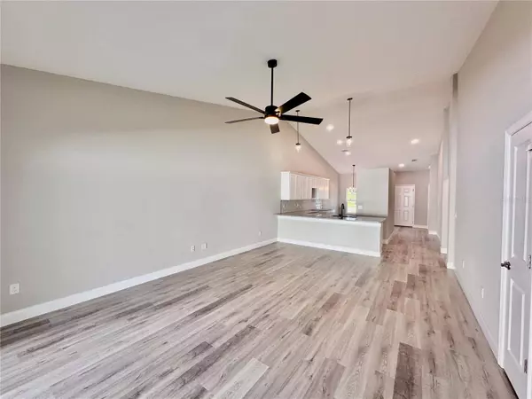 9 EMPIRE LN, Palm Coast, FL 32164