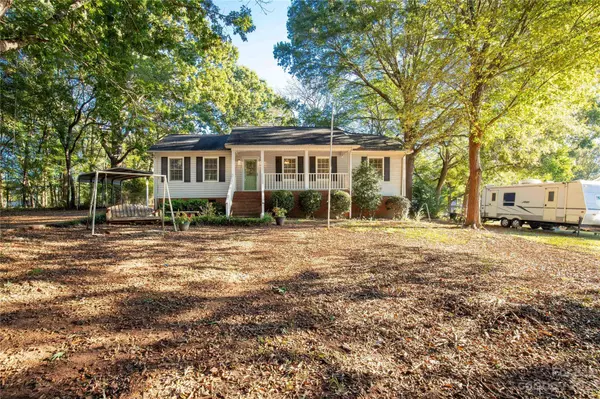 585 Starcliff CIR, Lancaster, SC 29720