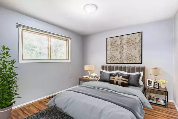 1127 39 ST SE, Calgary, AB T2A 1H4