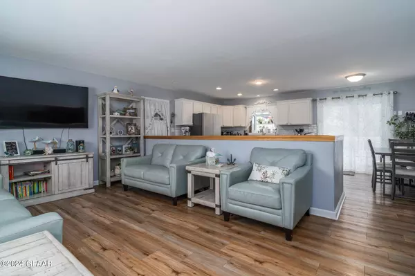 907 28TH Avenue S, Grand Forks, ND 58201