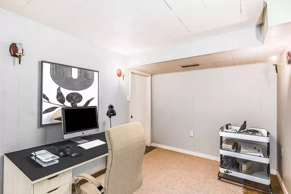 1127 39 ST SE, Calgary, AB T2A 1H4