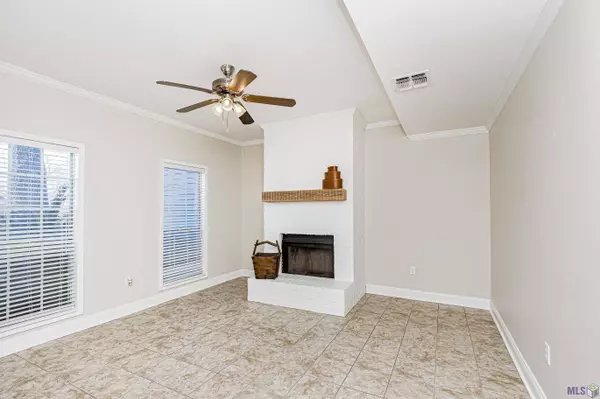 5226 SLEEPY HOLLOW DR, Baton Rouge, LA 70817