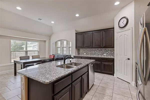 3440 Varsity Drive, Oak Point, TX 75068