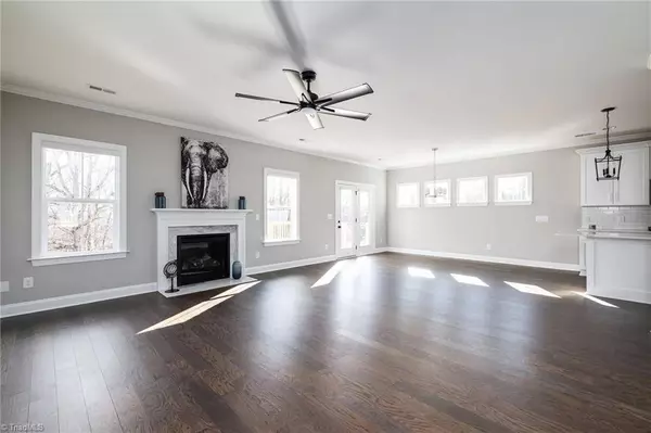 2706 Bartlett LN, Clemmons, NC 27012