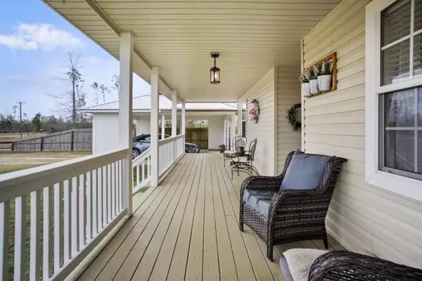 20107 NE Burns Avenue, Blountstown, FL 32424