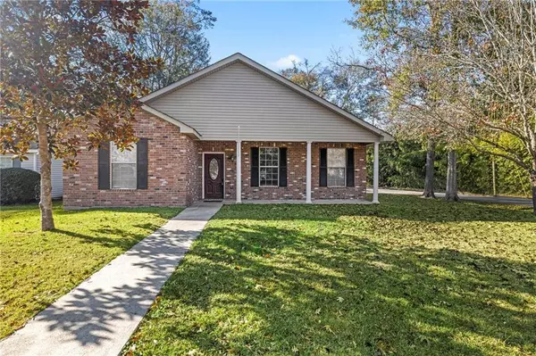 2246 CALHOUN ST, Mandeville, LA 70448