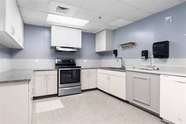 102 Memorial Drive, Denison, TX 75020