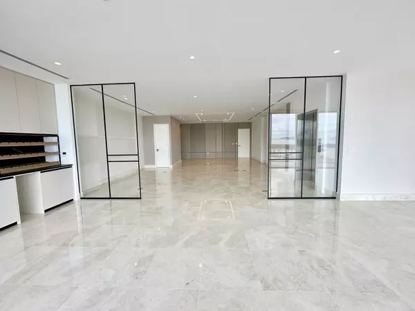 Apartment in Ocean Reef - Waterfront,