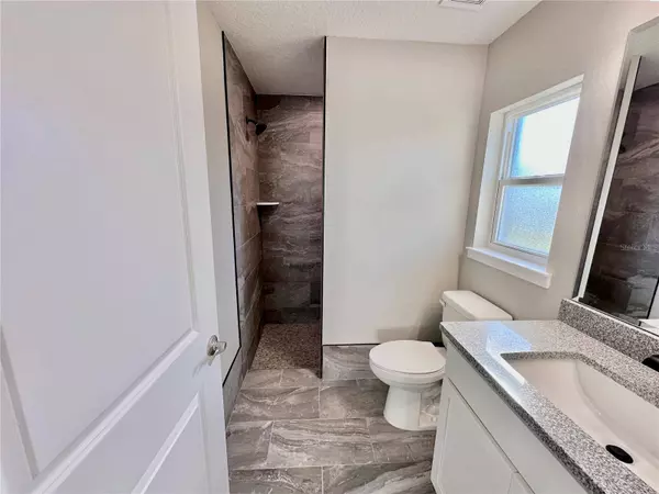 9 EMPIRE LN, Palm Coast, FL 32164