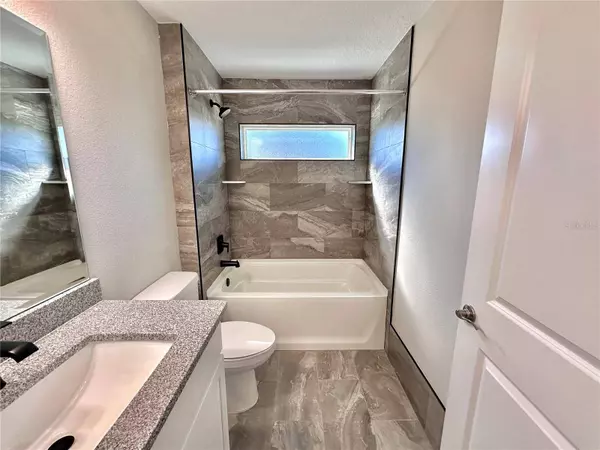 9 EMPIRE LN, Palm Coast, FL 32164